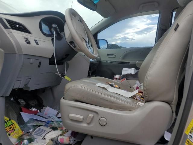 2014 Toyota Sienna LE