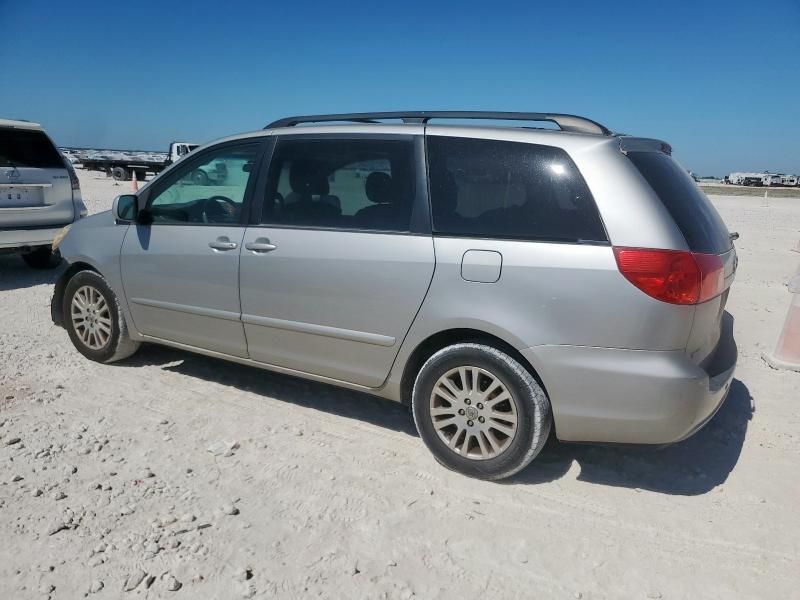 2010 Toyota Sienna XLE