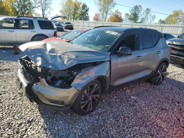 2022 Volvo Xc40 T5 R-design