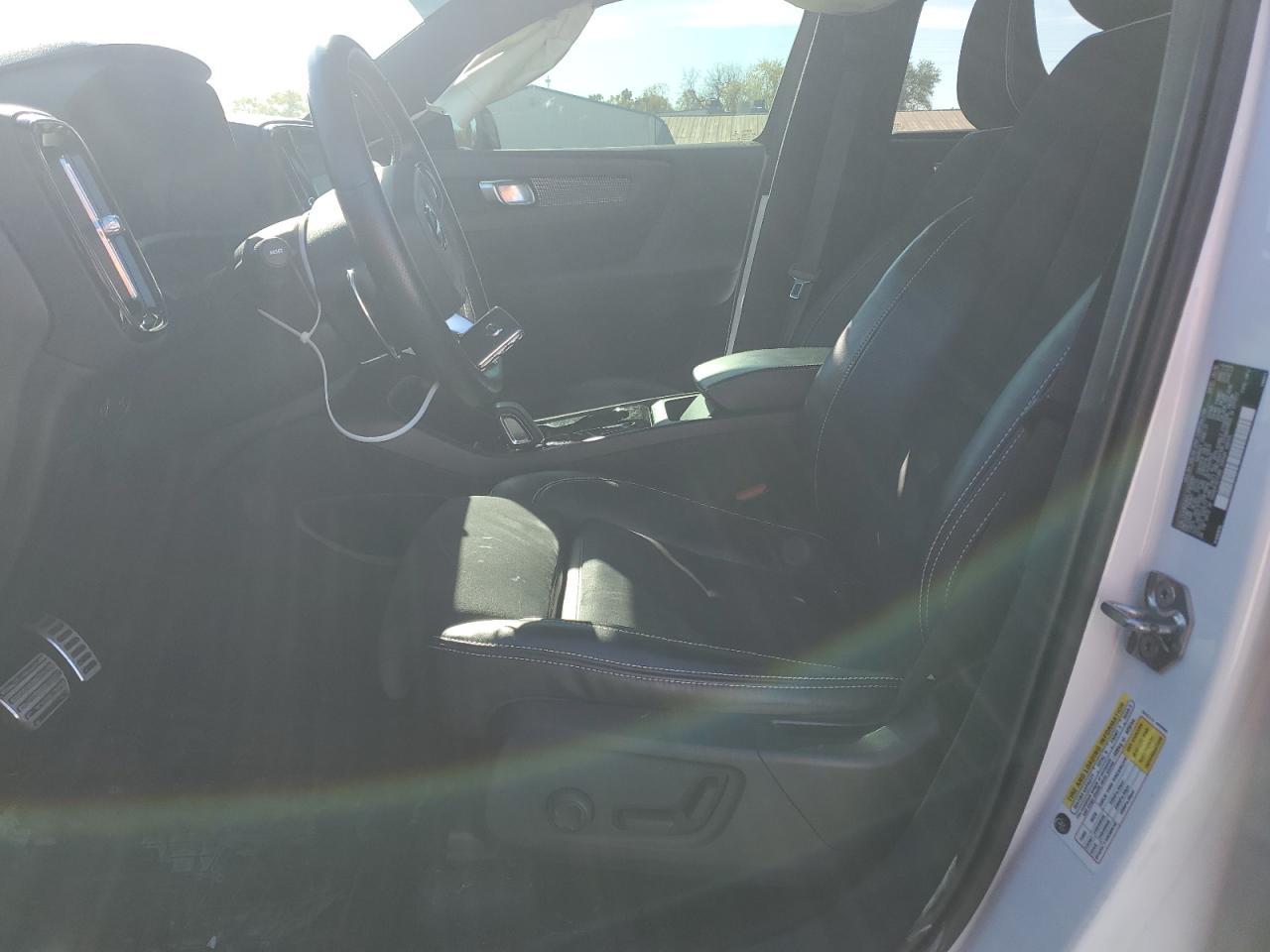 2020 Volvo Xc40 T5 R-design