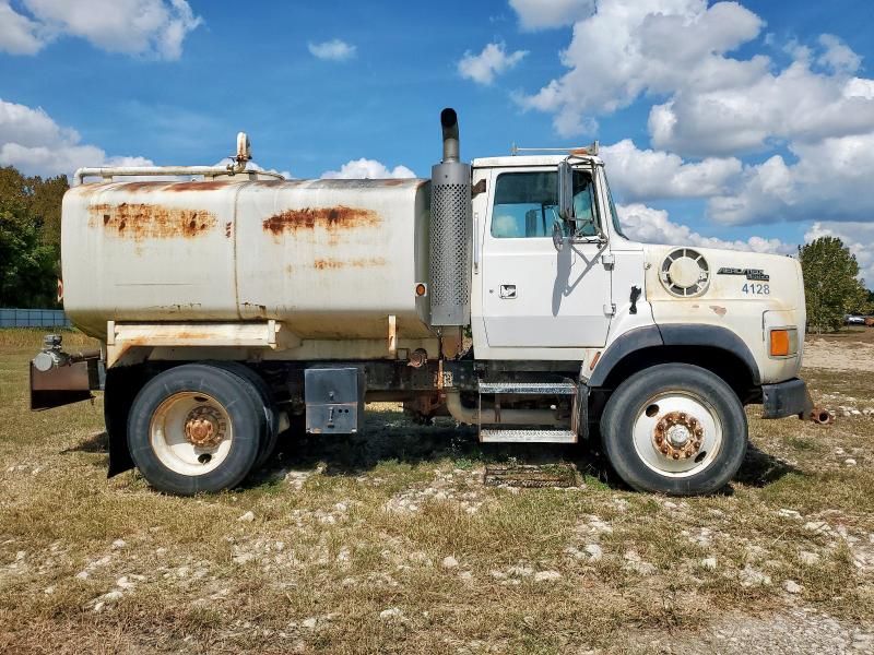 1995 Ford LA9000 Water Truck