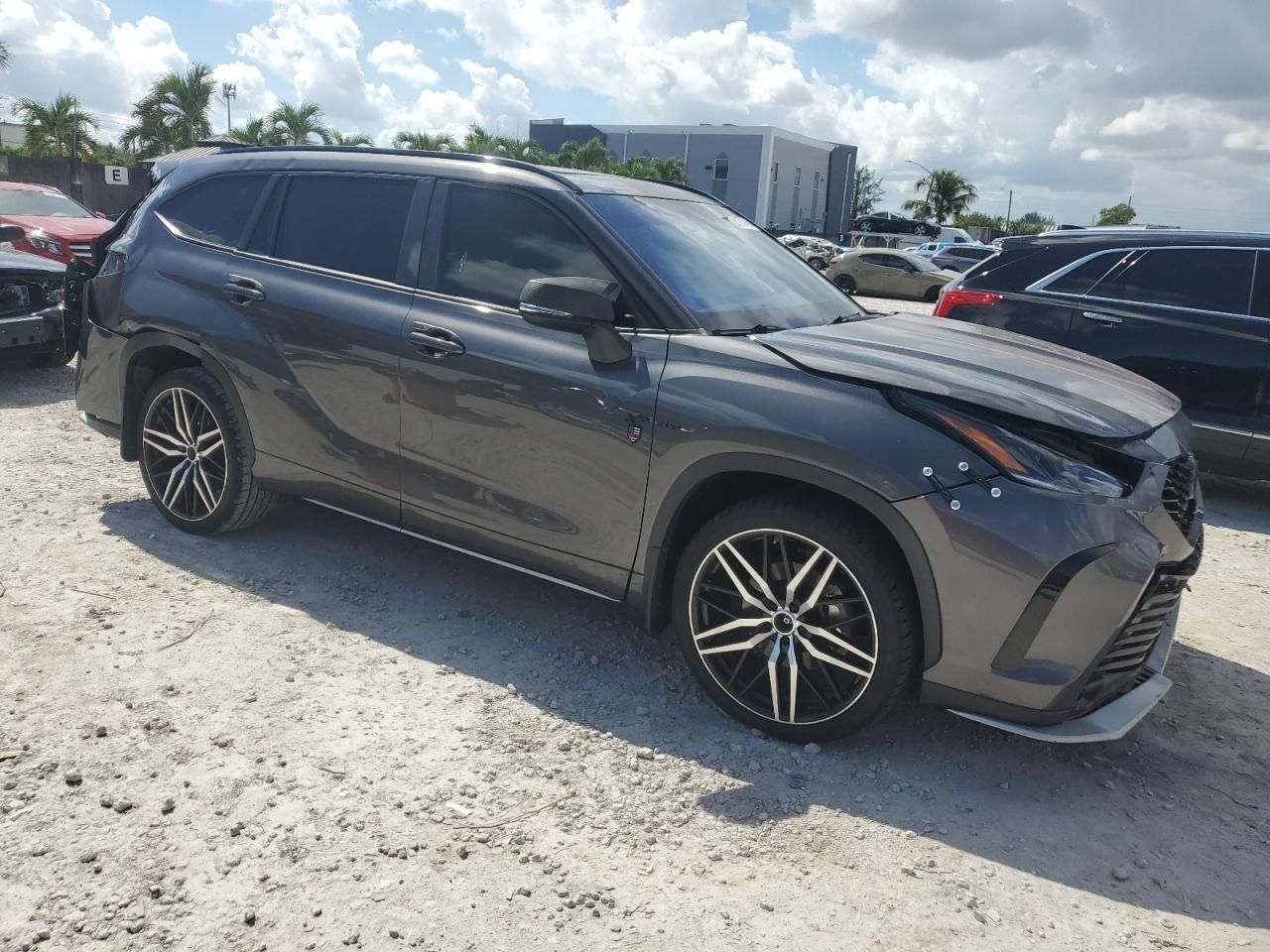 2022 Toyota Highlander xse