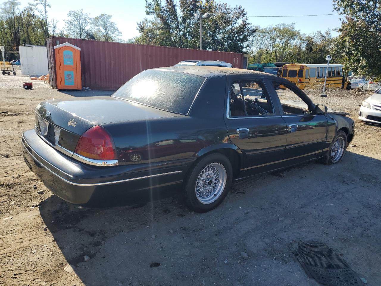 2000 Ford Crown Victoria