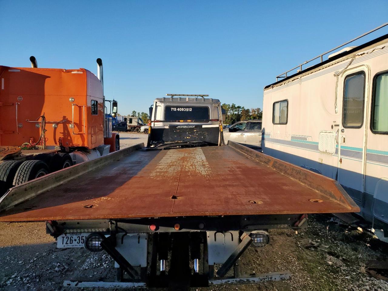 2007 Nissan UD Rollback TOW Truck