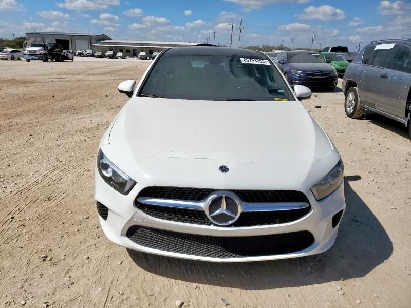 2021 Mercedes-Benz A 220