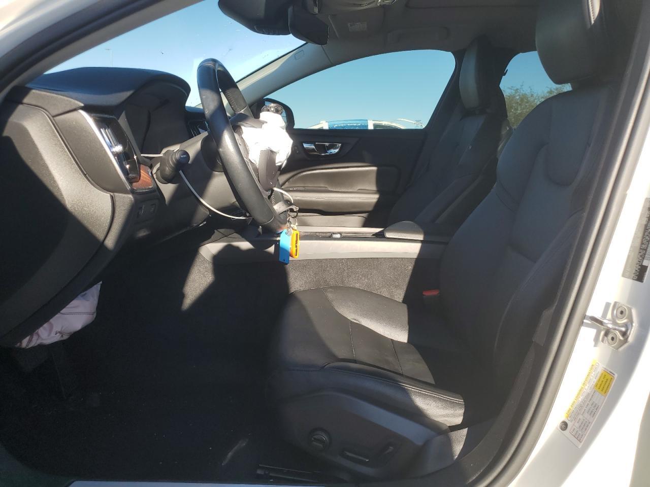 2021 Volvo S60 T5 Momentum