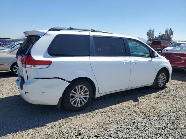 2011 Toyota Sienna XLE