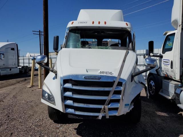2025 Freightliner Cascadia 116