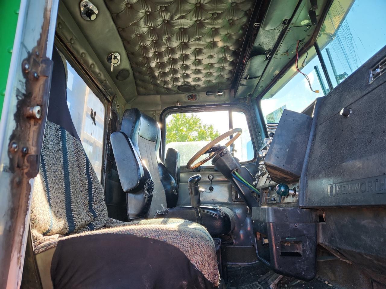 1999 Kenworth W900 Semi Truck