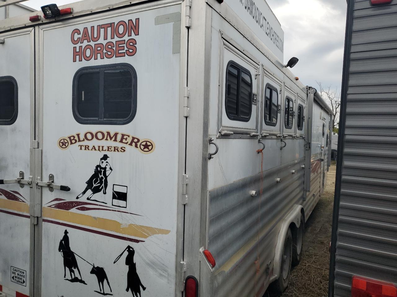 2002 Bloomer Horse Trailer