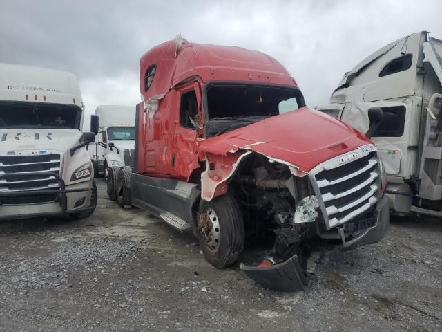 2020 Freightliner Cascadia 126 Semi Truck