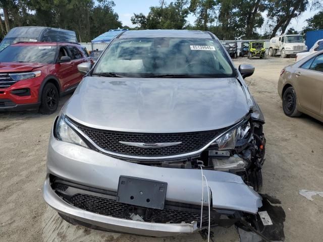 2021 Chrysler Voyager lx