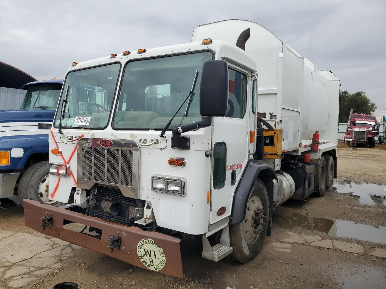 2015 Peterbilt Tractor 2015 Peterbilt 320 Refuse Truck