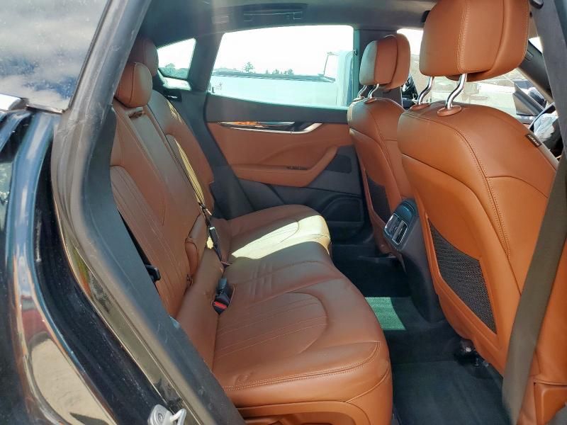 2022 Maserati Levante Base
