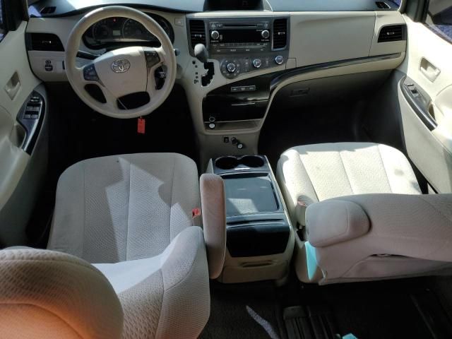 2011 Toyota Sienna LE