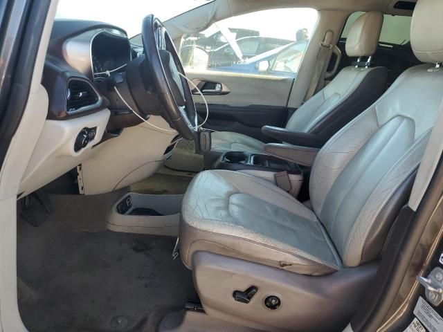 2017 Chrysler Pacifica Touring l