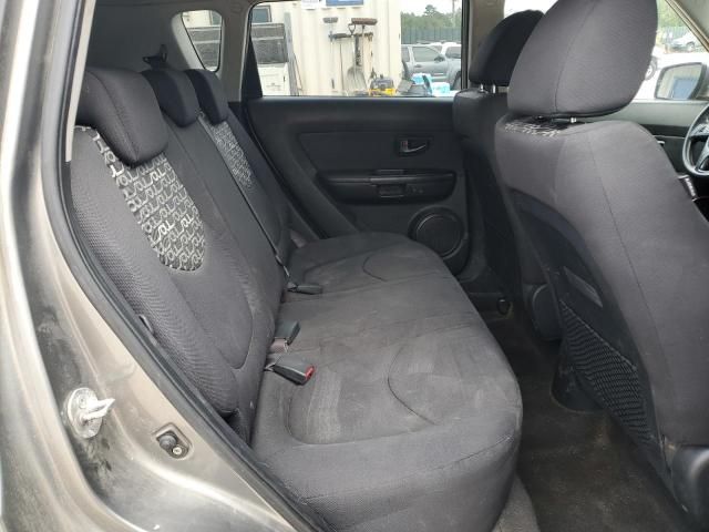2010 KIA Soul +