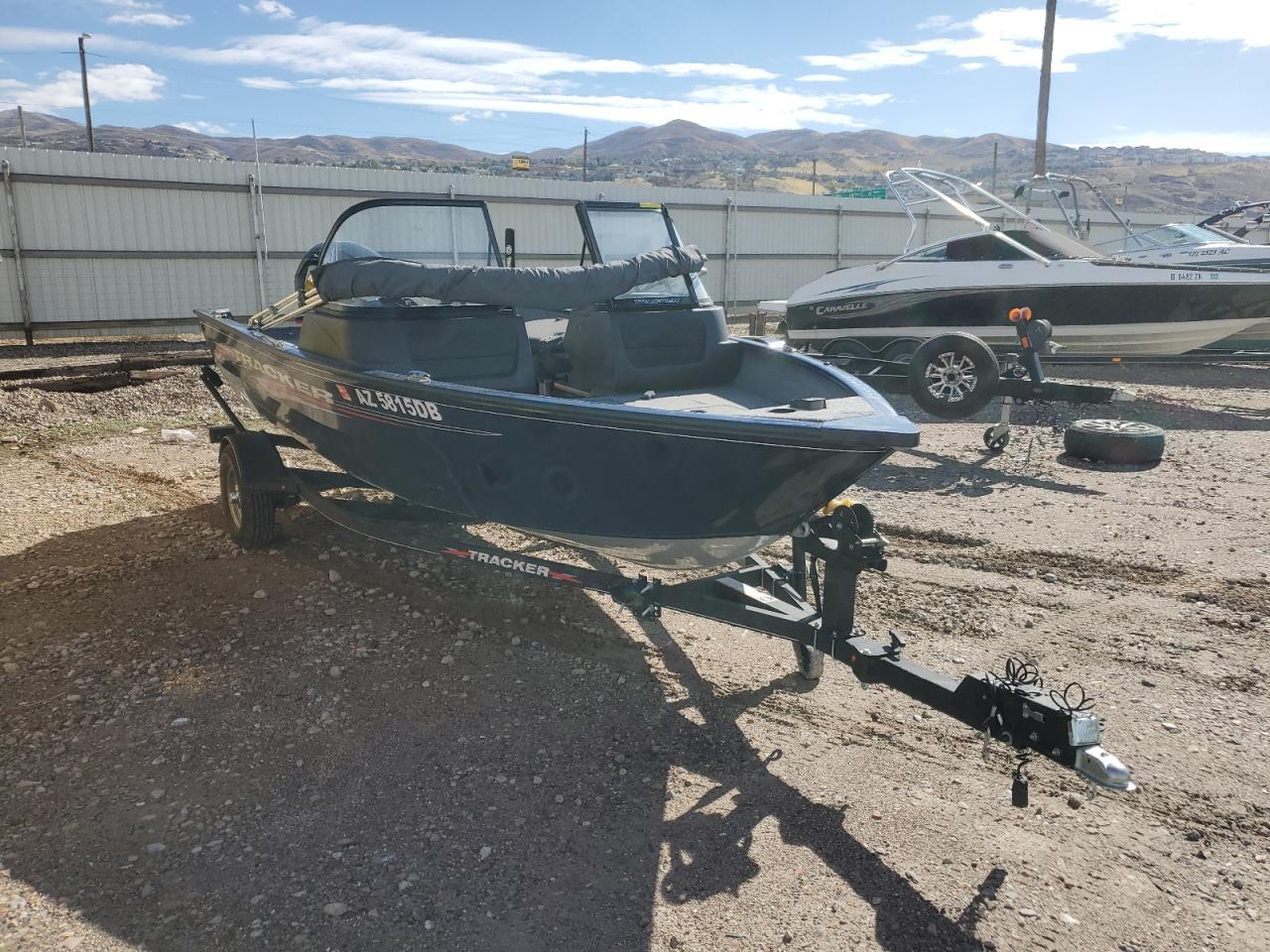 2023 Tracker Boat