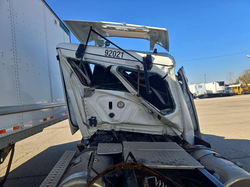 2022 Freightliner Cascadia 116 Truck Cab AND Chassis
