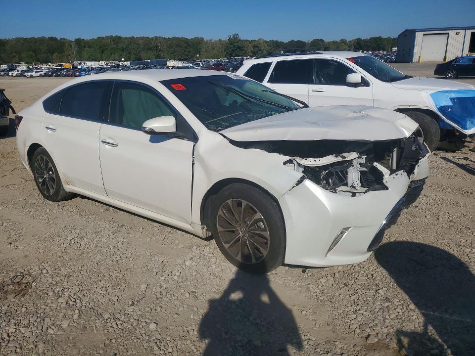 2016 Toyota Avalon XLE
