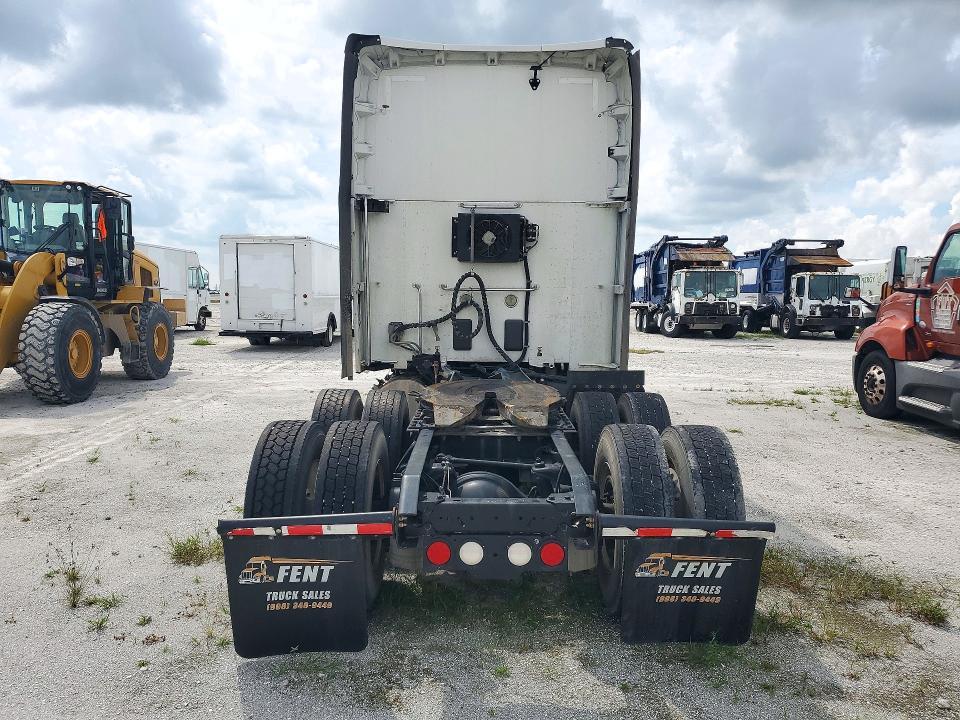 2018 Kenworth T680 Semi Truck