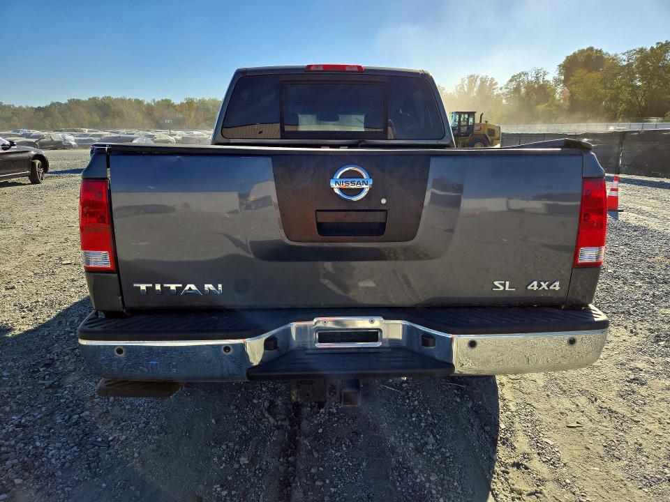 2011 Nissan Titan SV