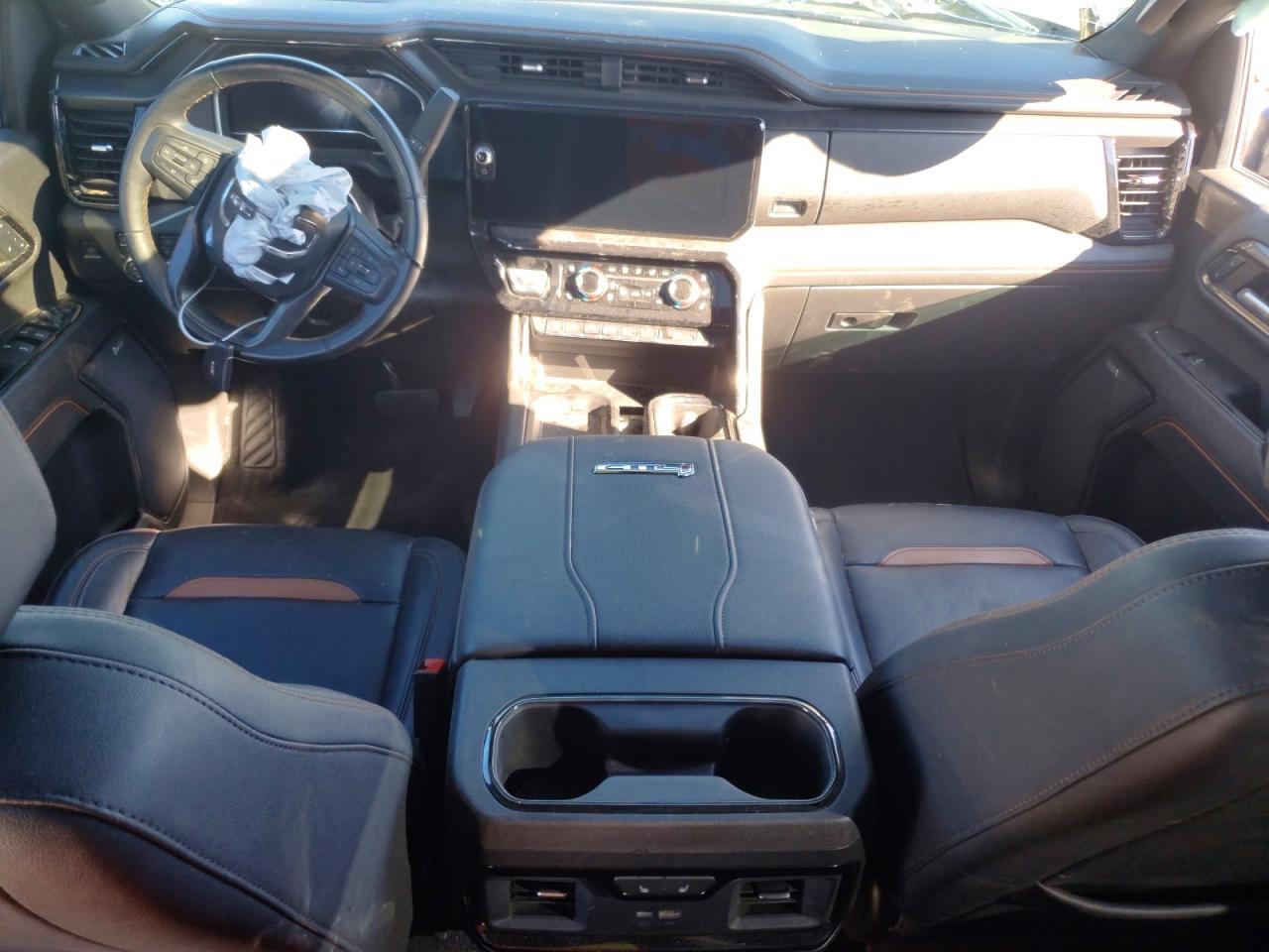 2024 GMC Sierra K2500 AT4