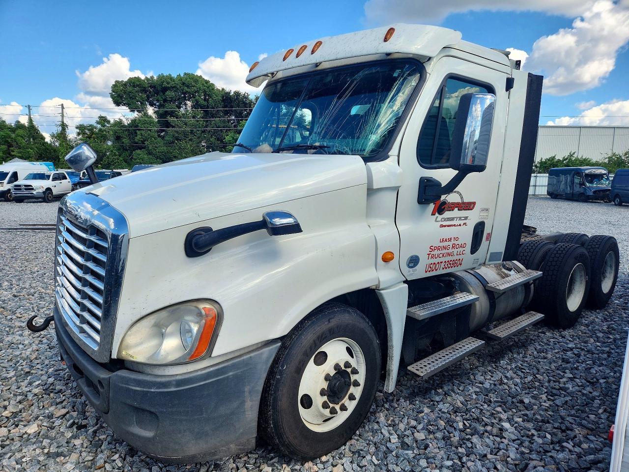 2014 Freightliner Cascadia Semi Truck