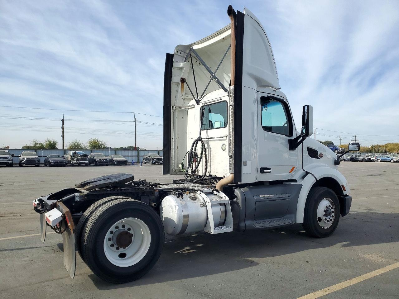 2018 Peterbilt 579 Semi Truck