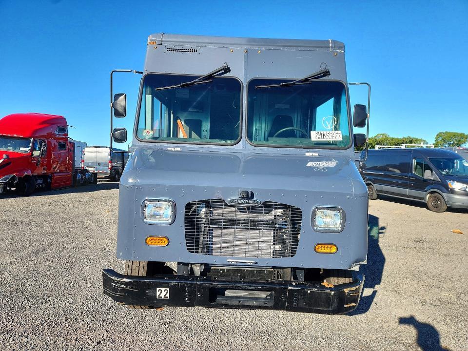 2020 Freightliner MT45G Chassis Delivery Truck