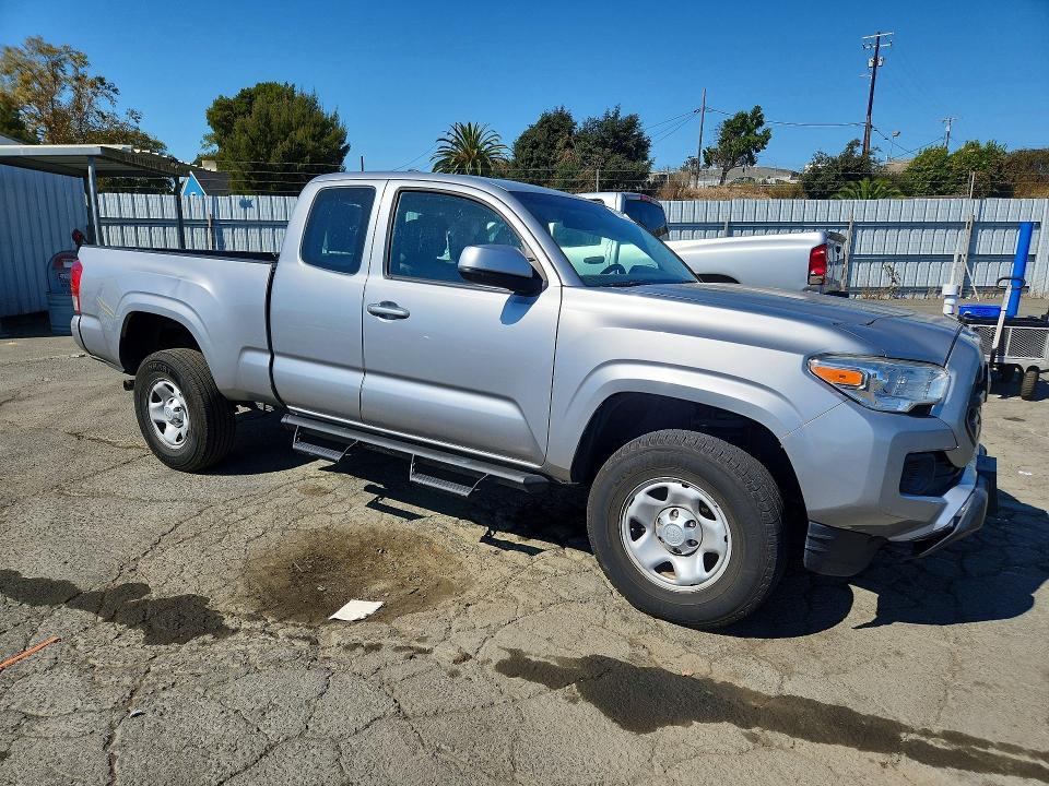 2017 Toyota Tacoma SR