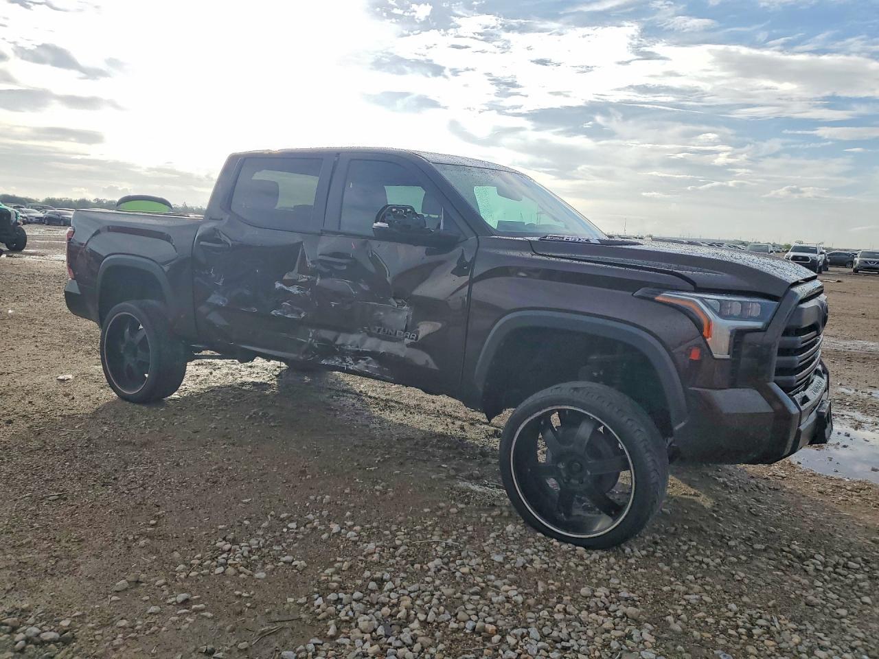 2024 Toyota Tundra Limited HV