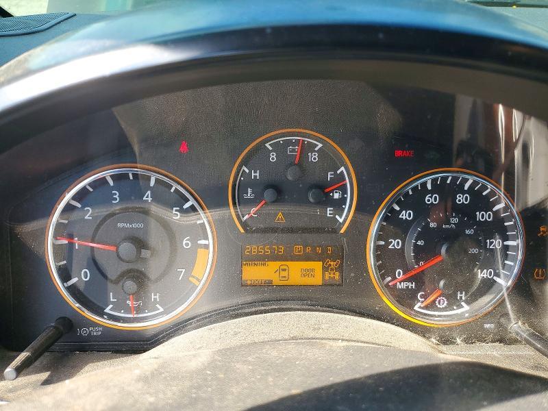 2012 Nissan Titan SV