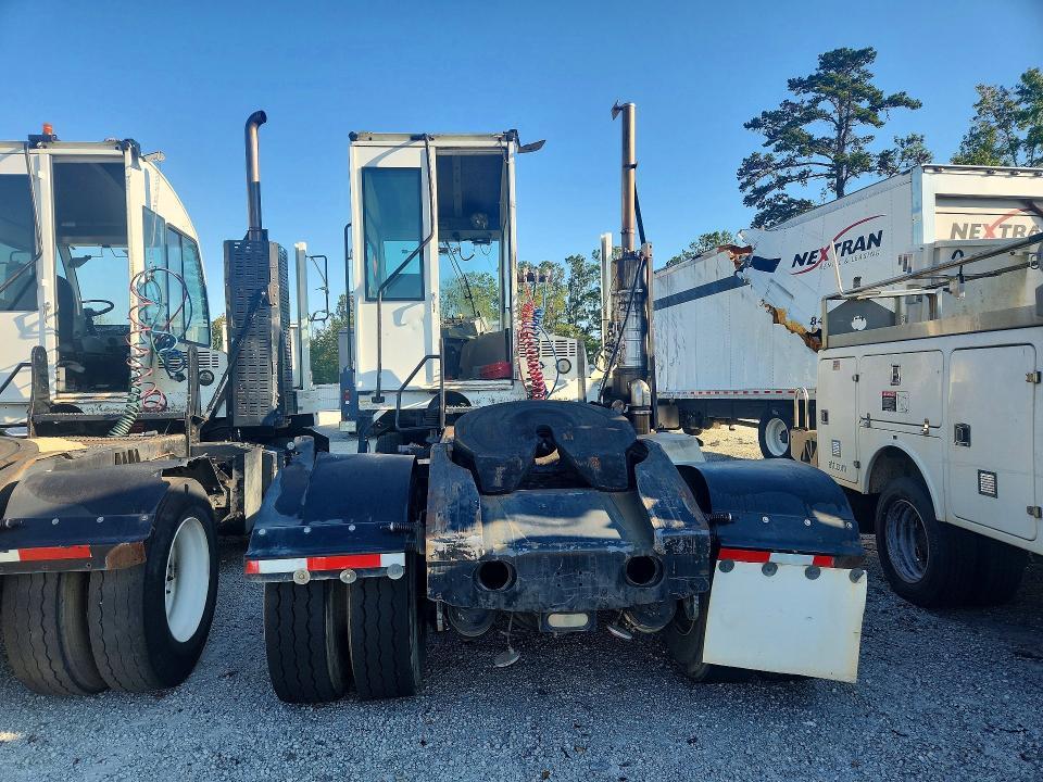 2015 Autocar Xspotter Yard Truck