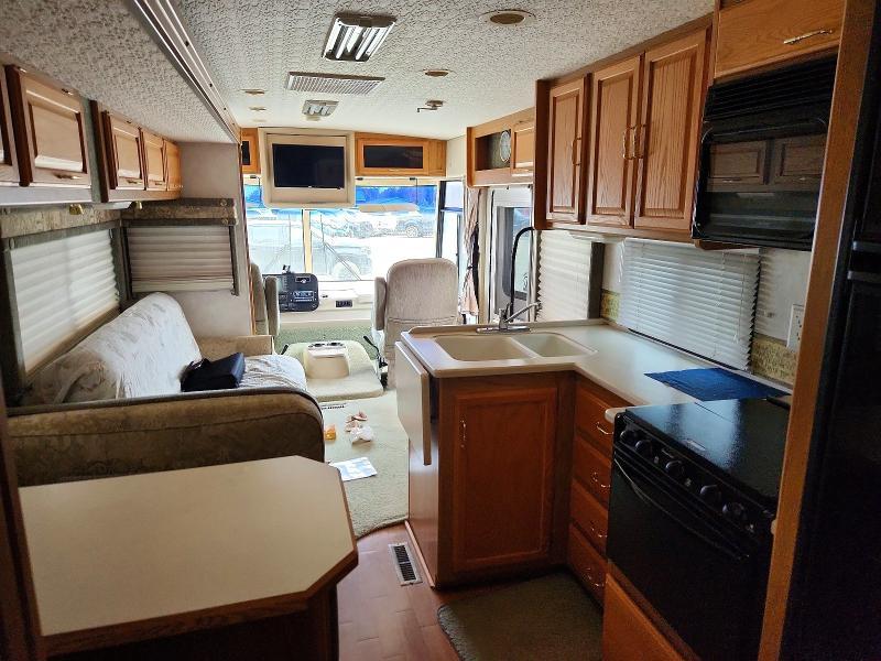 2003 Winnebago Hank THE Tank RV