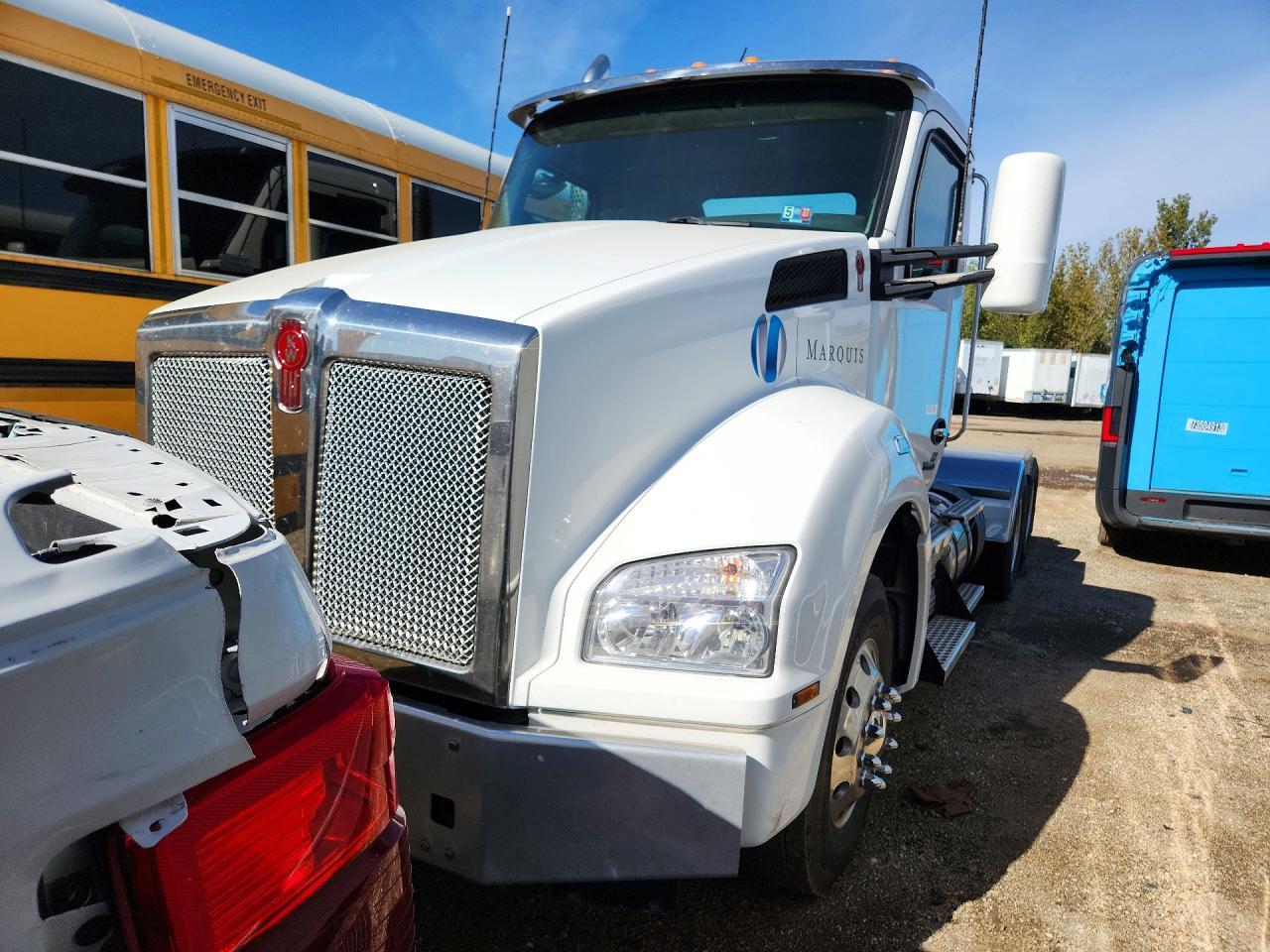 2022 Kenworth Construction T880