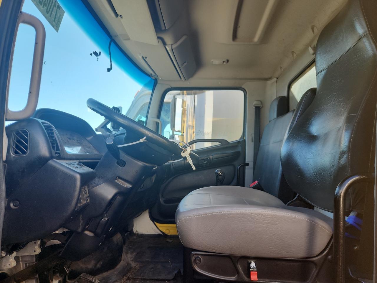 2017 Hino Hino 338
