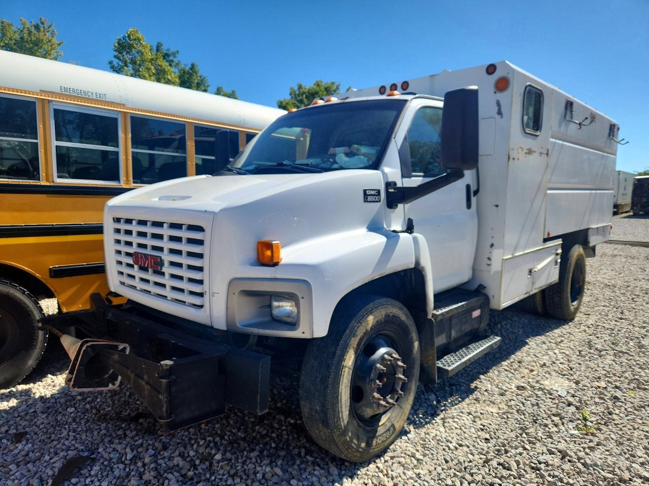 2005 GMC C6 Chipper Truck