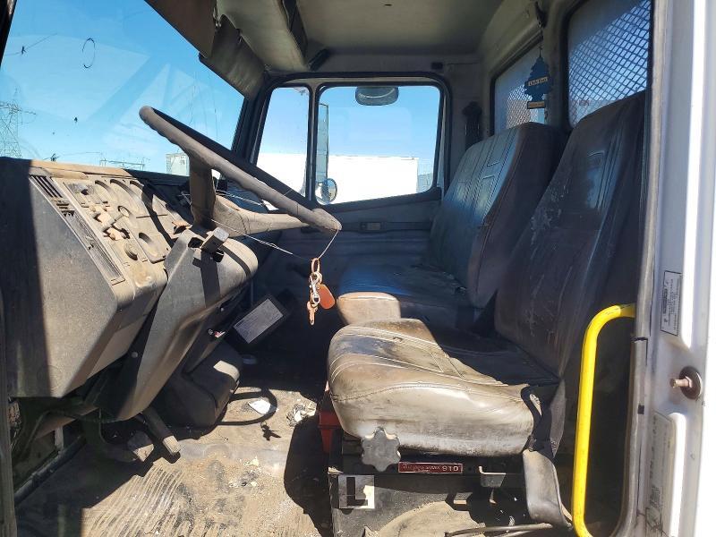 2000 Freightliner Medium Conventional FL70