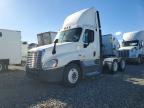 2015 Freightliner Cascadia Semi Truck