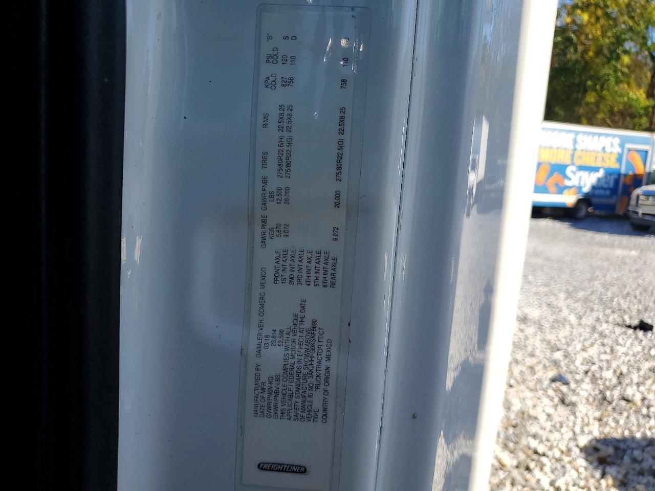 2019 Freightliner Cascadia 126 Semi Truck