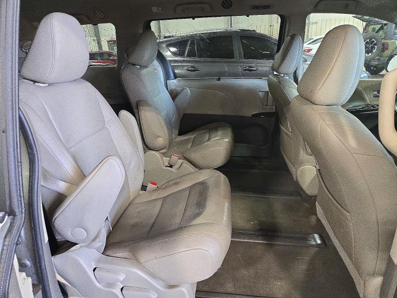 2017 Toyota Sienna XLE 7-PASSENGER
