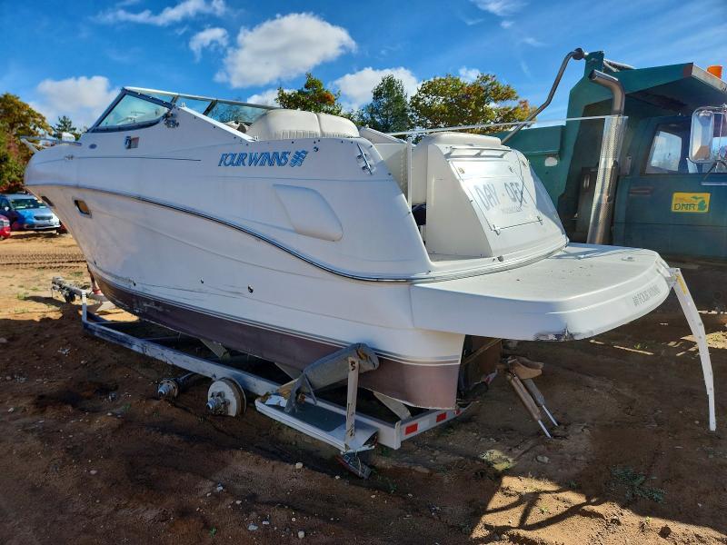2002 Four Winds Boat