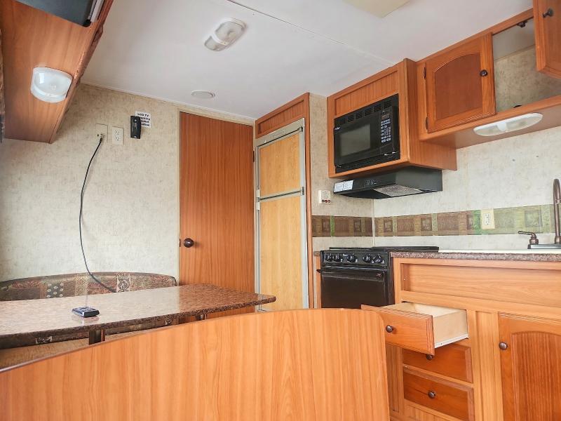 2011 Dutchmen Four Winds Breeze Camper