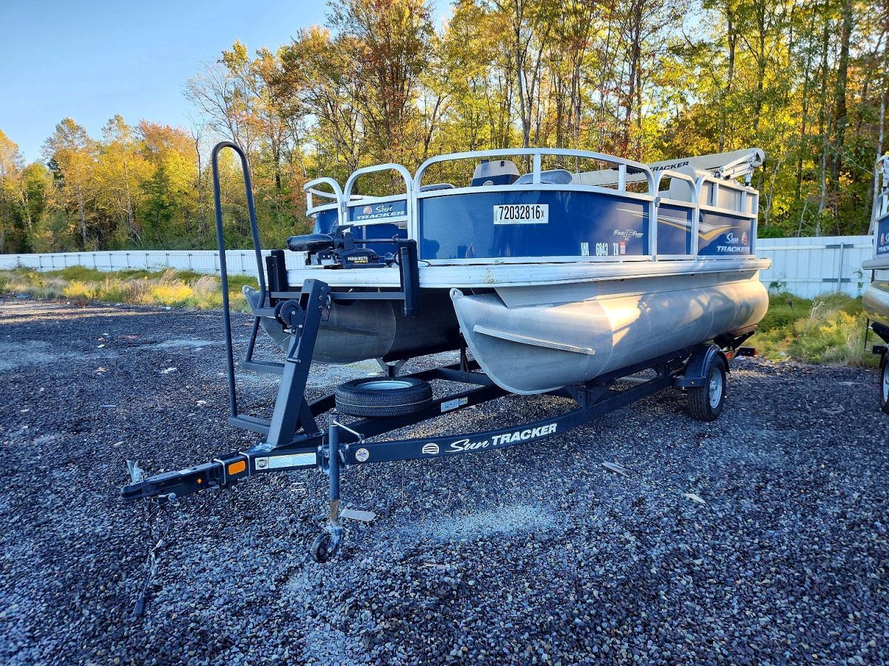2025 Suntracker Pontoon Boat