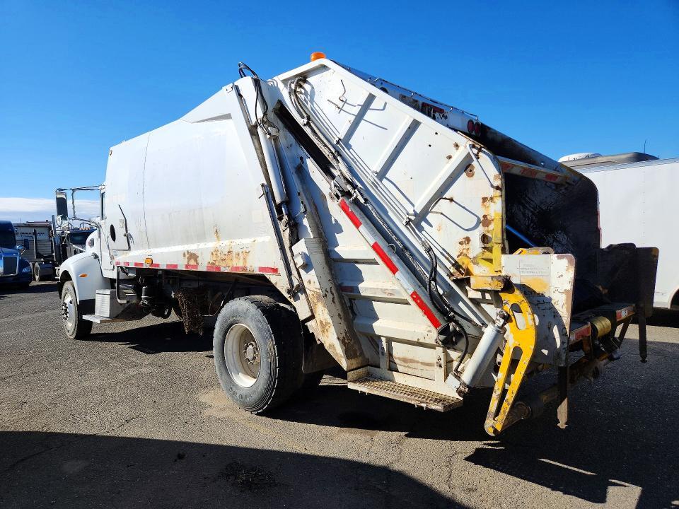2010 Peterbilt 340 Refuse Truck