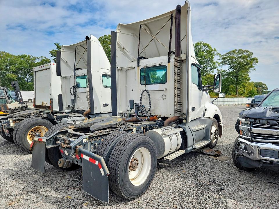 2017 Kenworth T680 Semi Truck