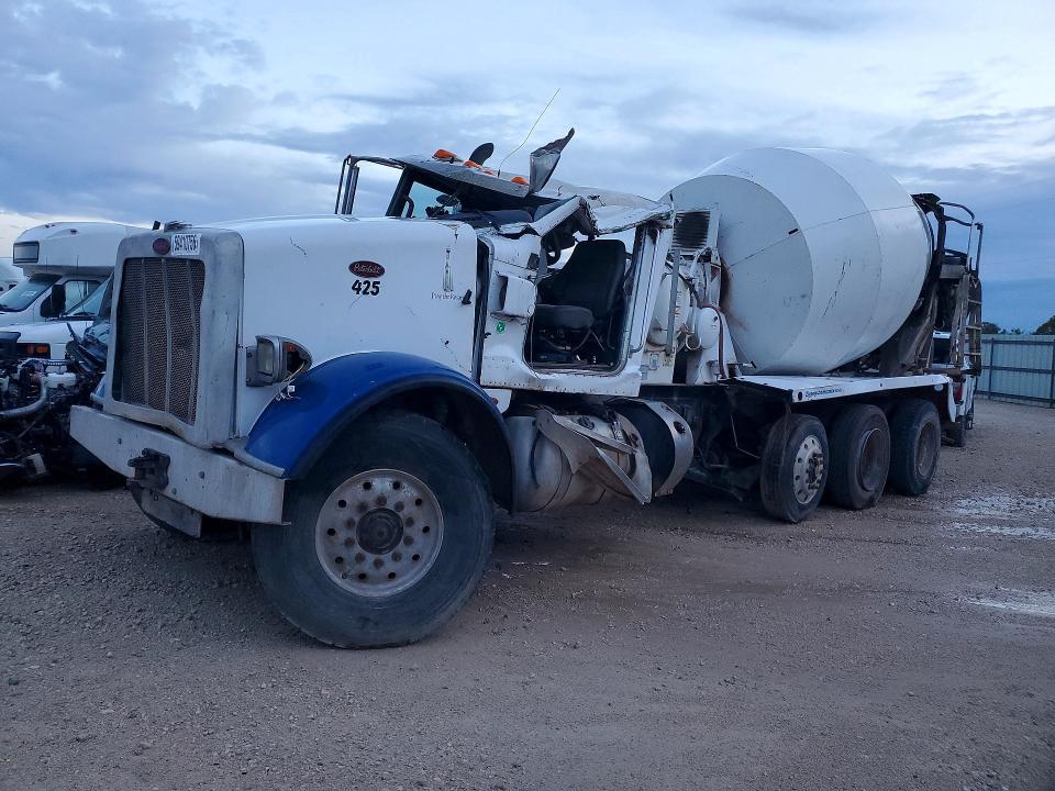 2015 Peterbilt 2015  365-Ready MIX Truck