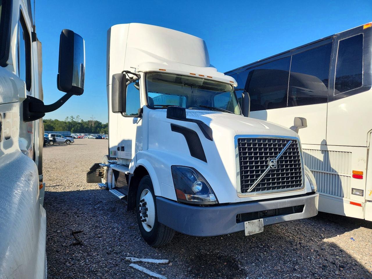 2017 Volvo VN VNL-Semi Truck