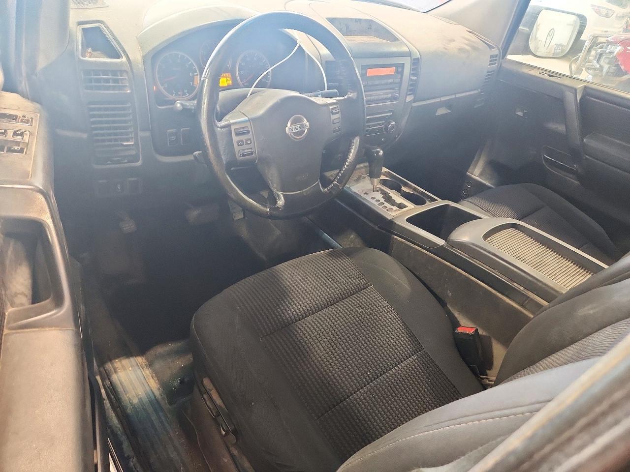 2011 Nissan Titan SV